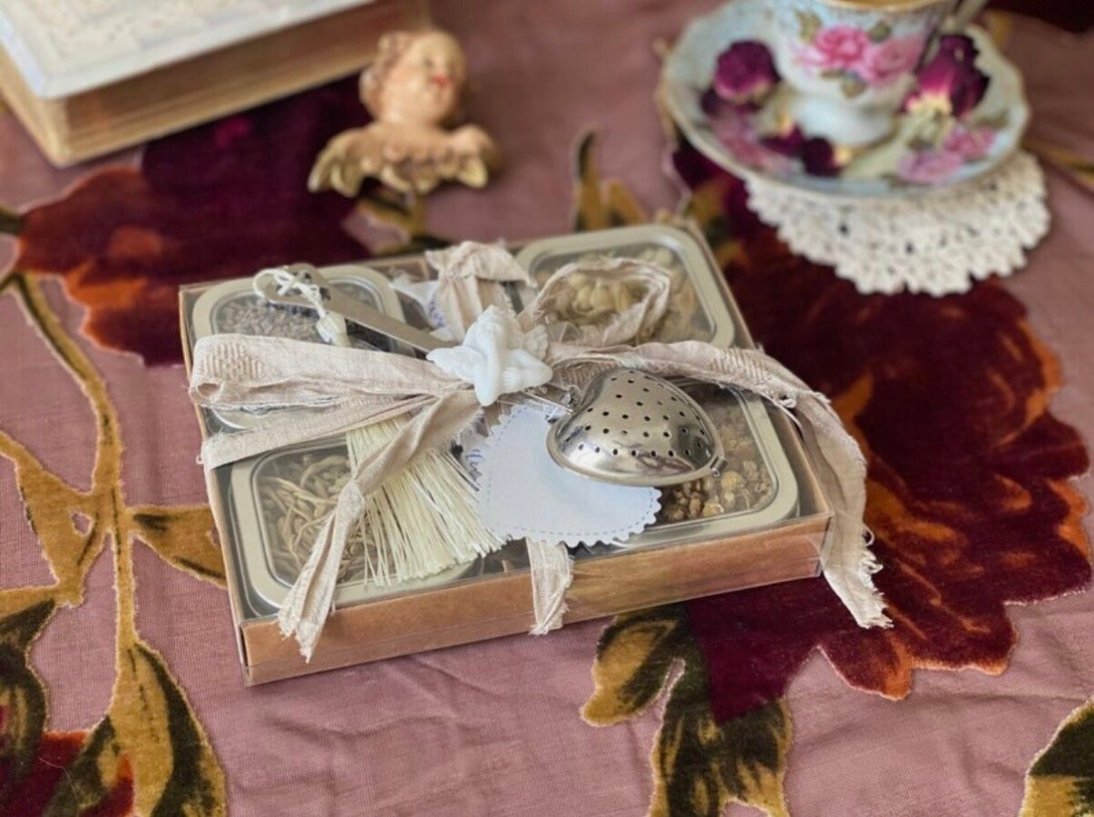 Deluxe Tea Gift Set: Lavender Flower, Jasmine Flower Bud, Honey Suckle, & Chamomile Flower Teas